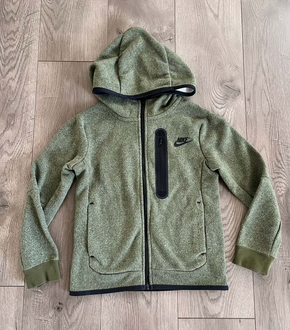 Nike Sportswear Winterized Tech Fleece Boys' Full-Zip Hoodie in Rough Green